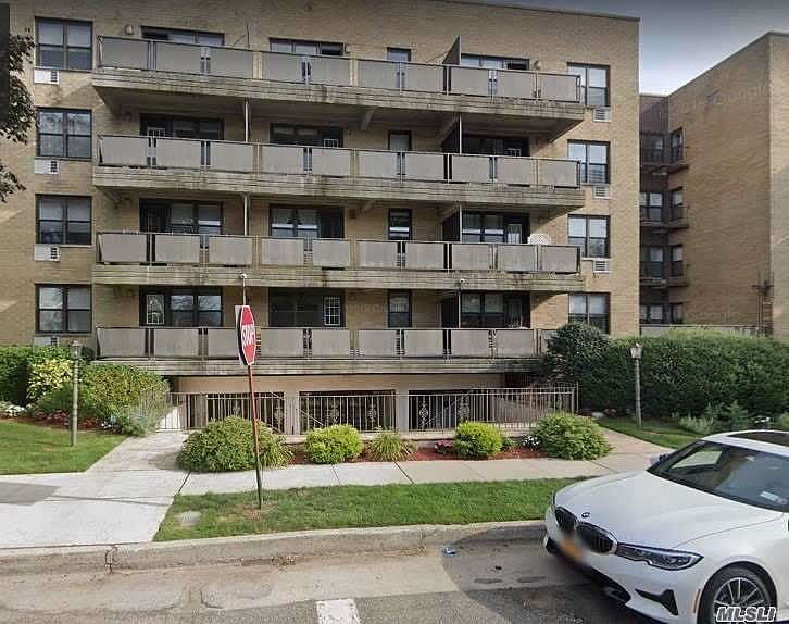 1st image of 101 Jackson Ave APT 1B