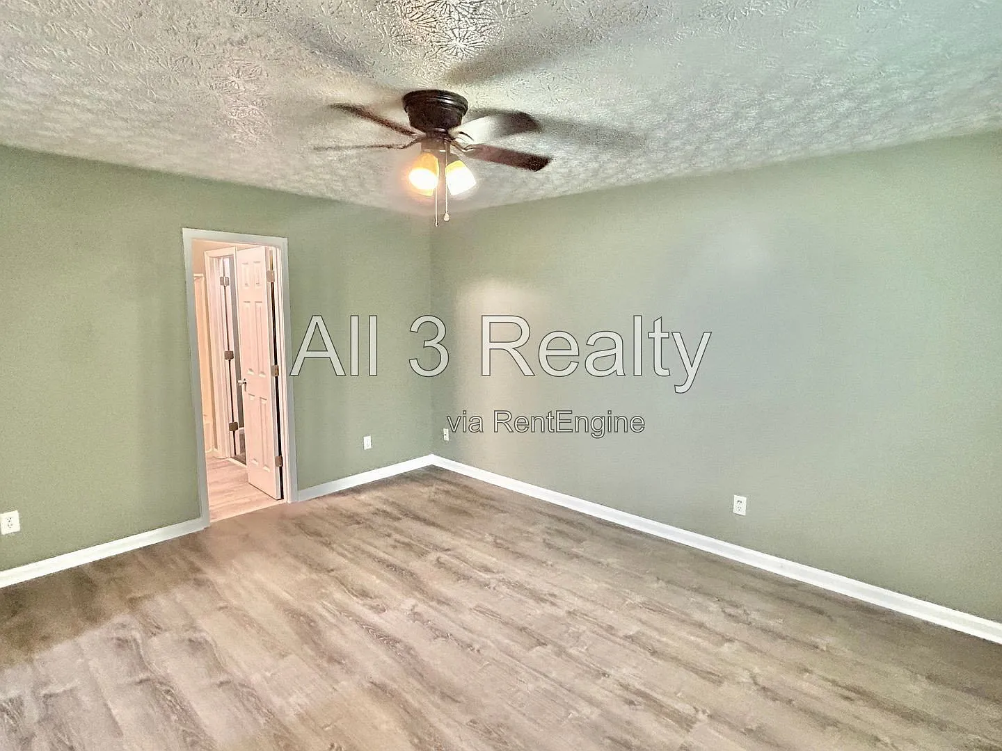 4 bed, 2.0 bath, 1632 sqft, $1,965 — Photo 3
