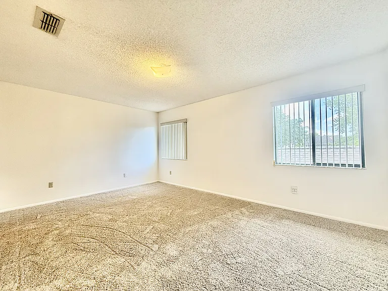463 E Springtree Way — Photo 27