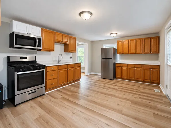 47 Crescent St #B, Warren, MA 01083