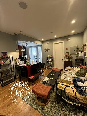 Rented by MySpaceNYC | media 8