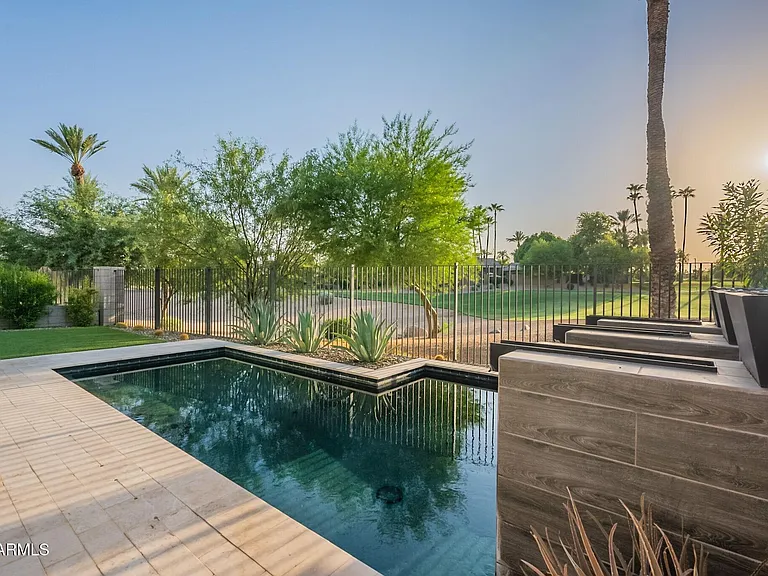 4544 N Evans Dr — Photo 35