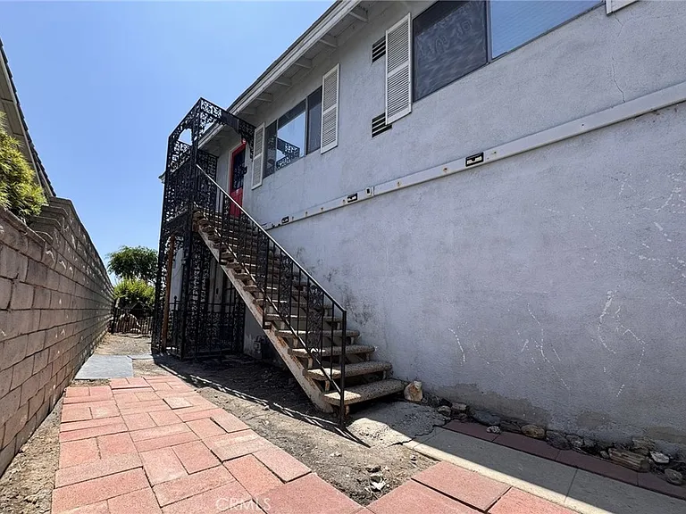 1108 W Las Palmas Dr — Photo 2