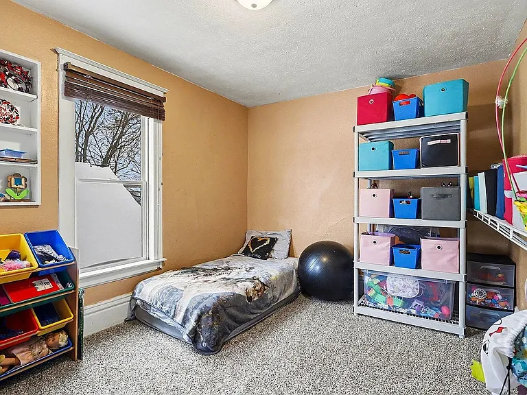 923 Jackson St — Photo 14