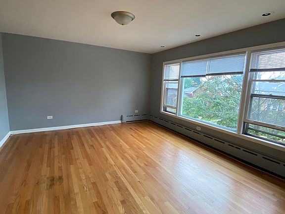2nd image of 1601 Scoville Ave Unit 1S