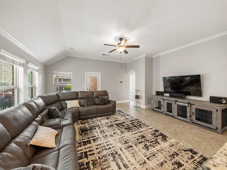 9534 Knox Prairie Ct — Photo 17