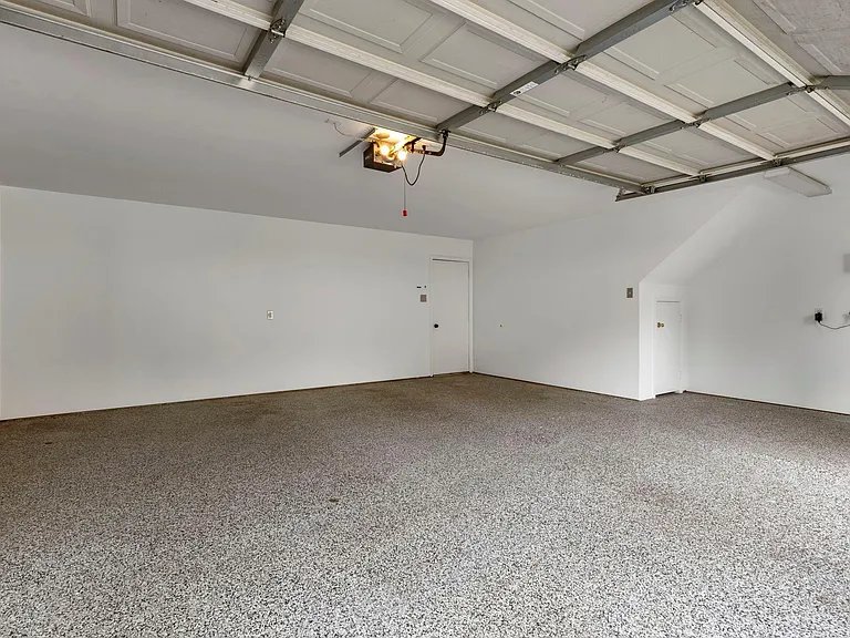 6 E Cottage Green St — Photo 45