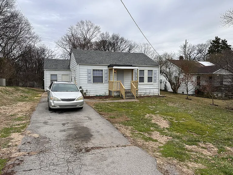 2093 N Ford St — Photo 10