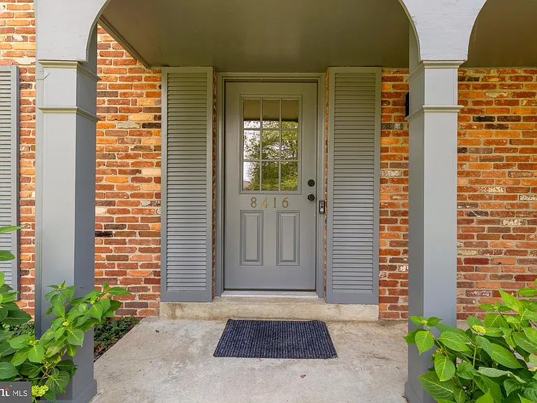 8416 Fox Run — Photo 4