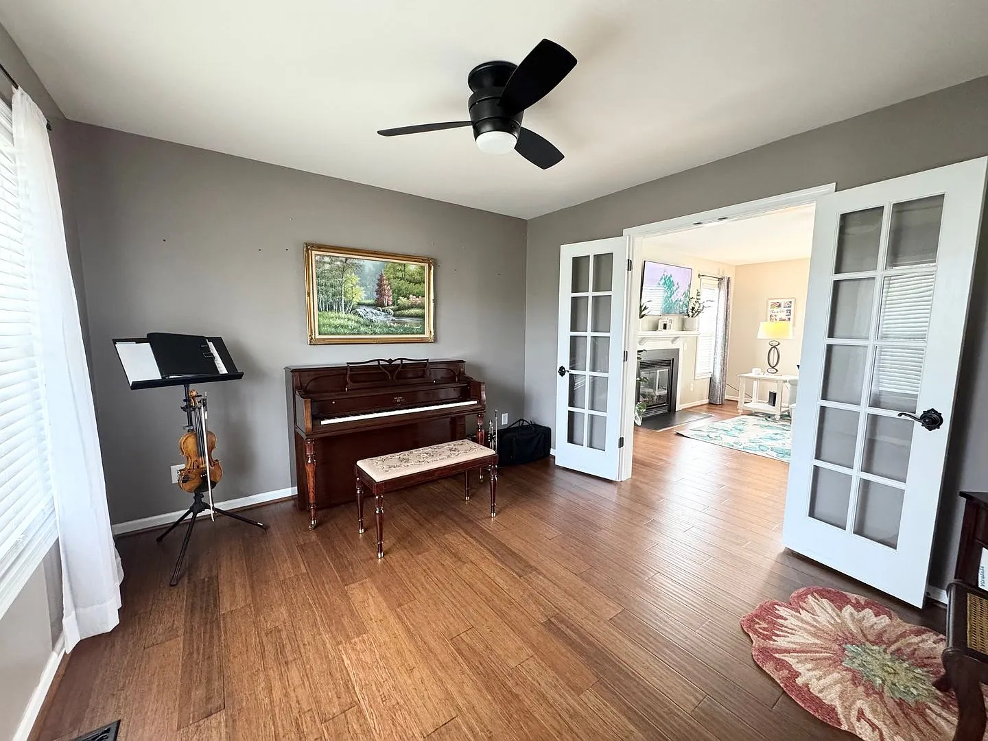 309 Queenswood Blvd — Photo 3