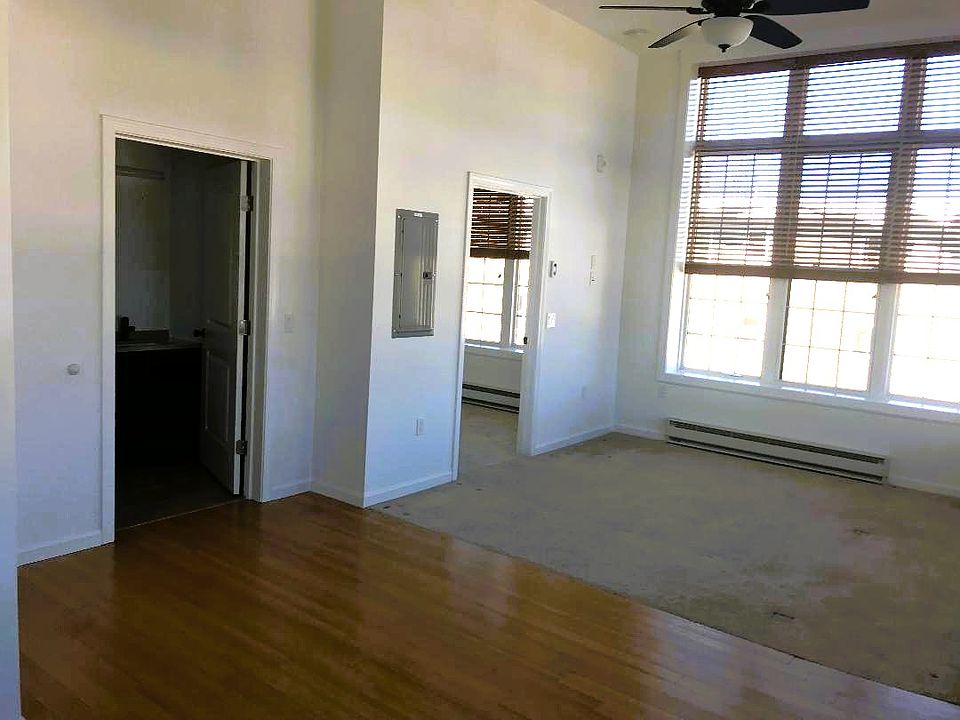 1st image of 8 Grove St #7