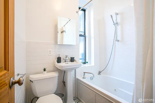 Rented by Oxford Property Group | media 49