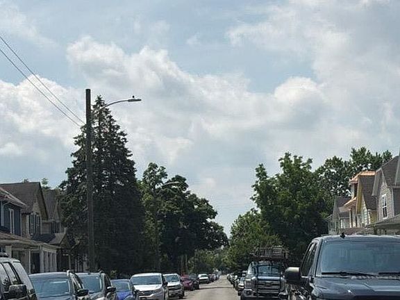 5th image of 240 S Harris Ave