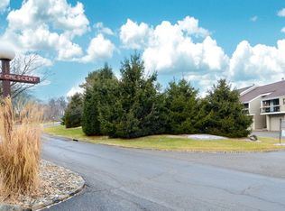 5 The Cres #2411, Clinton, NJ 08809