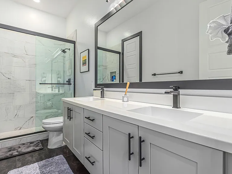 712 E Buist Ave — Photo 37