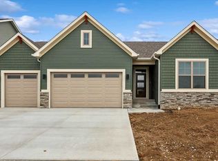 215 Chadwick Ln, Iowa City, IA 52245