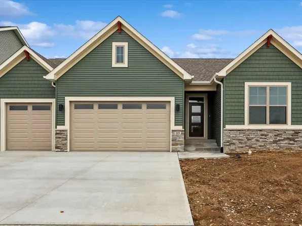 215 Chadwick Ln, Iowa City, IA 52245