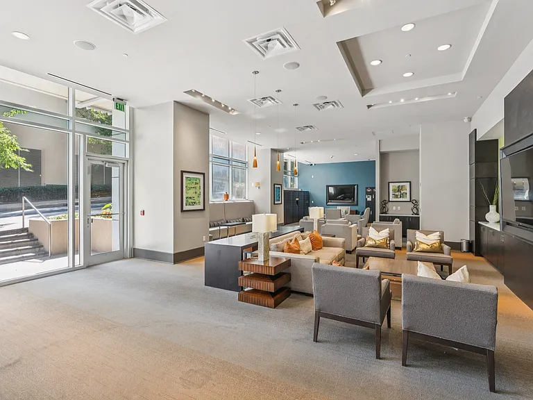 SkyHouse Buckhead — Photo 15