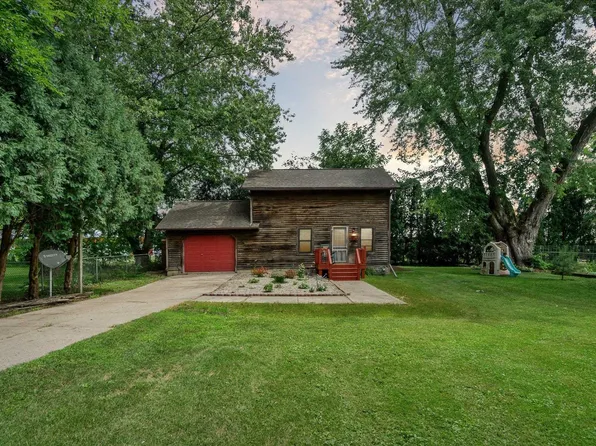 135 N Gilbert St, Janesville, WI 53537