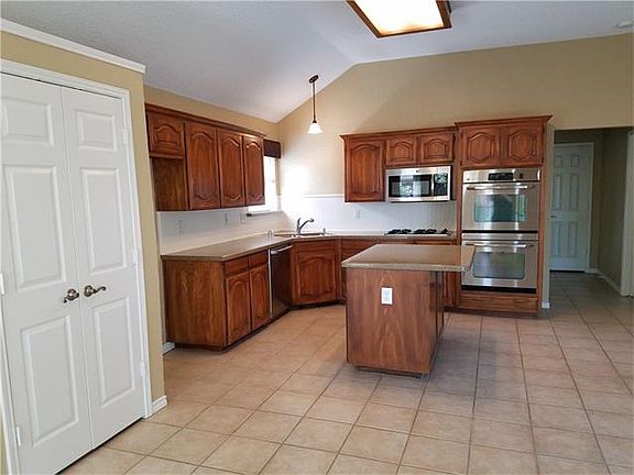 3rd image of 3102 Cactus Dr