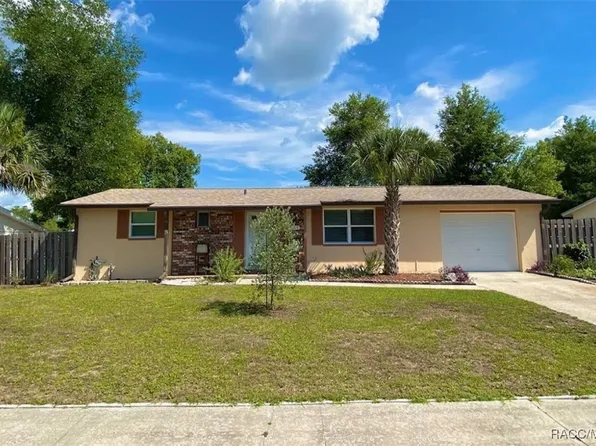 2263 W Austin Dr, Citrus Springs, FL 34434