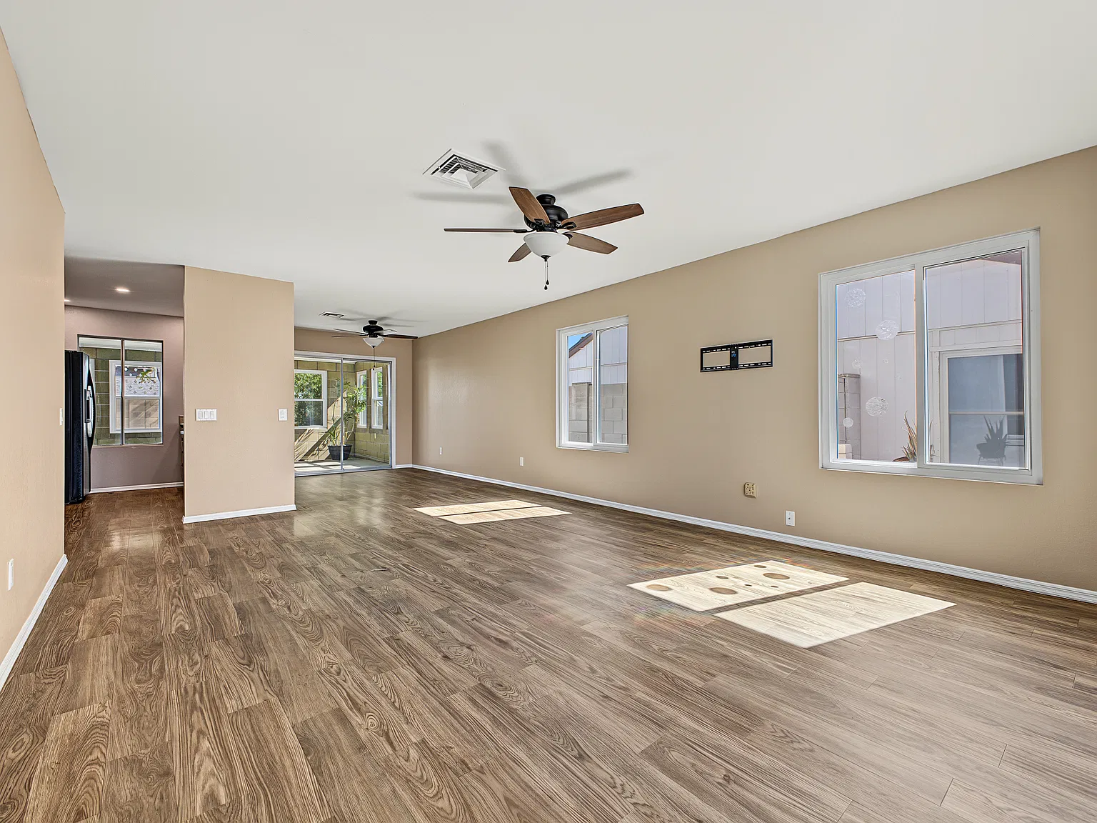 3 bed, 1200 sqft, $1,749 — Photo 4