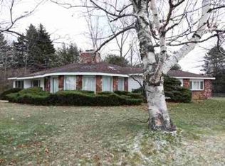 14566 Park Ave, Charlevoix, MI 49720