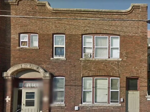 6 N Cherry Ave APT 2, Freeport, IL 61032