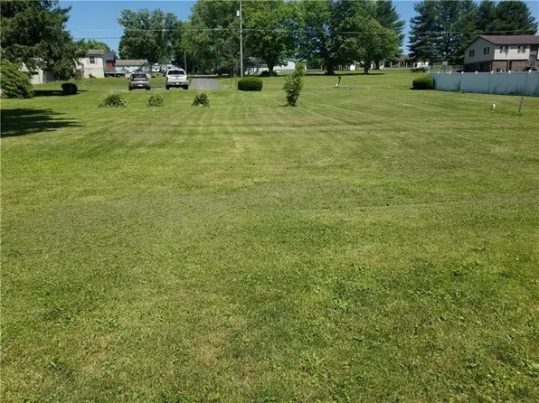 227 Stephens St, Vanderbilt, PA 15486