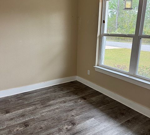 4th image of 2889 N 25th Ave