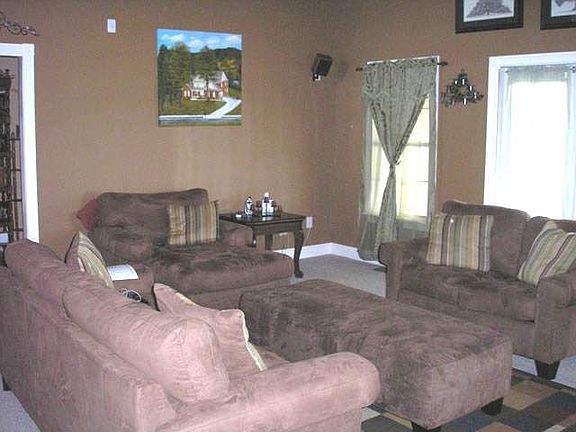 3rd image of 418 Southern Oaks Dr