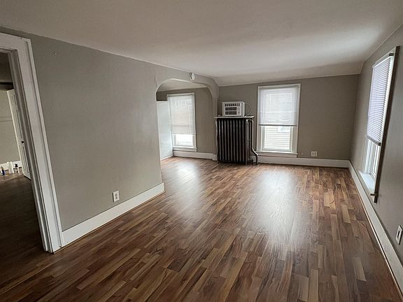 3rd image of 321 N Lincoln Ave