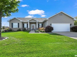 4404 Sawgrass Dr, Springfield, IL 62711