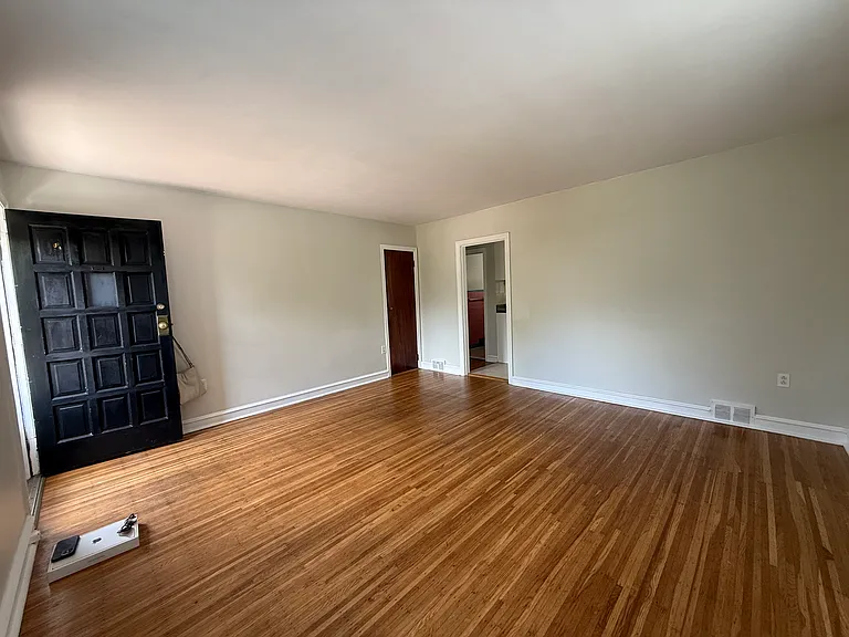 1576 Ferndale Ave #1 — Photo 11