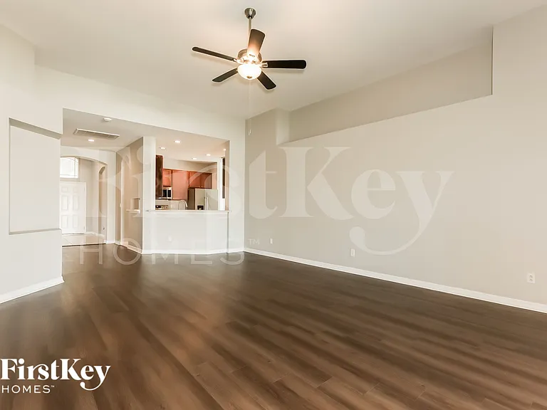 1427 Main St — Photo 4