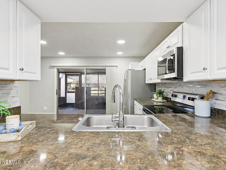 1262 The Grove Rd — Photo 8