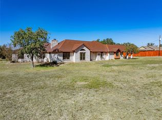 407 Raymond Rd, La Grange, TX 78945