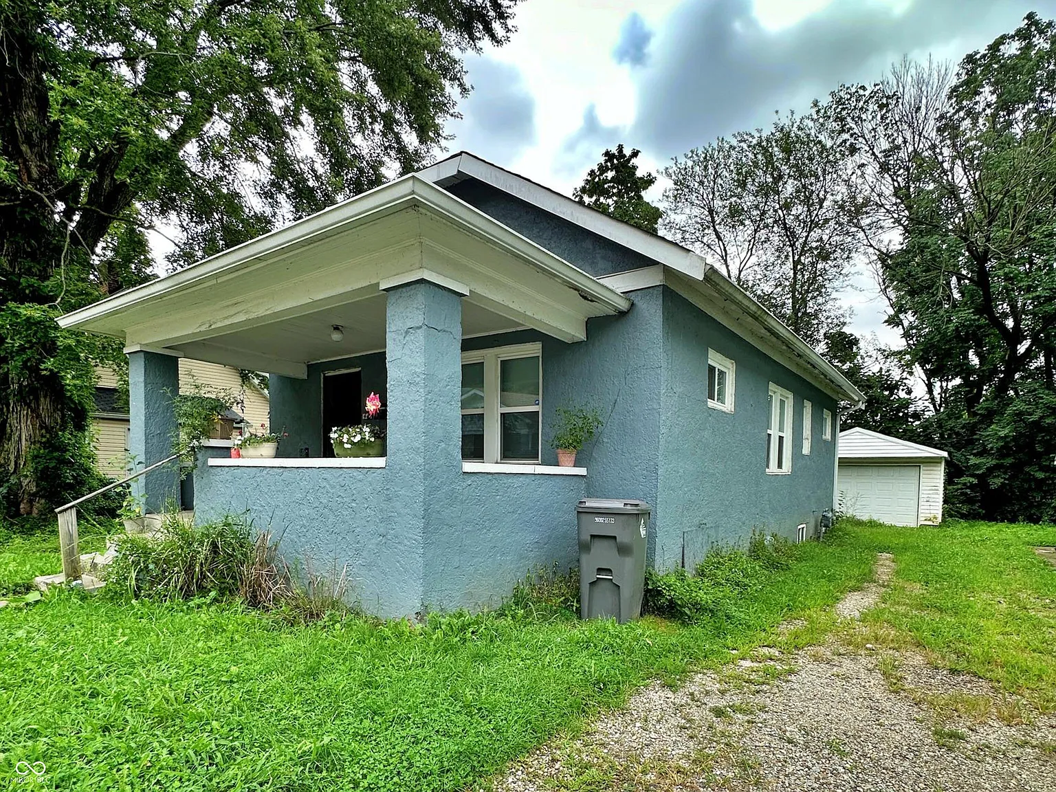 2 bed, 1.0 bath, 963 sqft, $1,250 — Photo 2