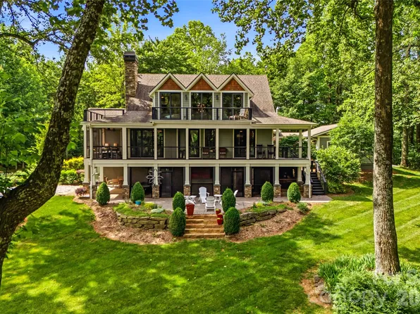 233 Tanglewood Ln, Saluda, NC 28773