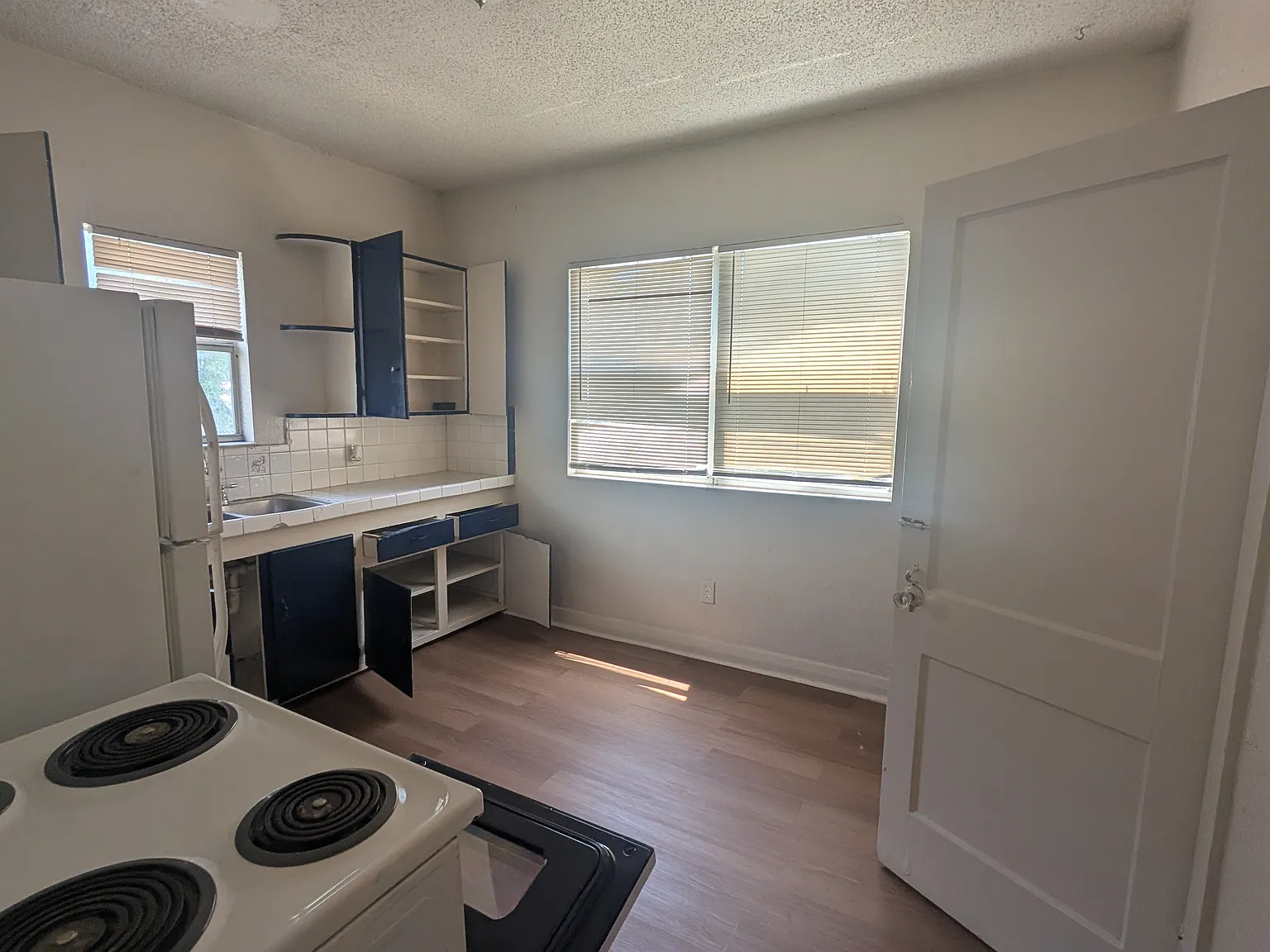 2 bed, $1,400 — Photo 4