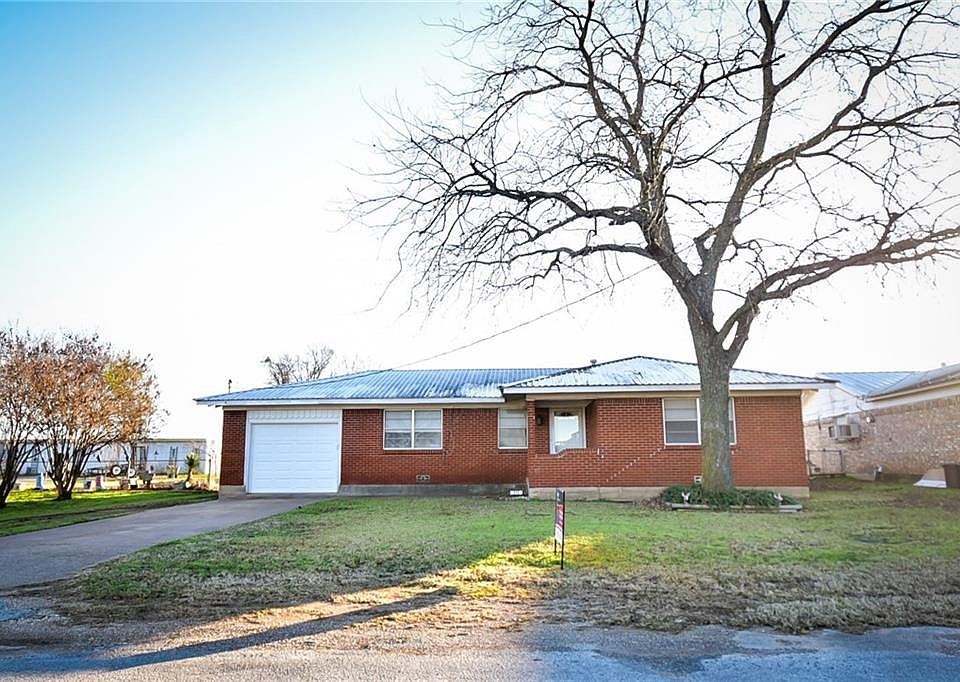 1st image of 806 El Campo Dr