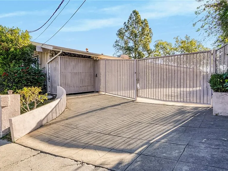 16922 Oak View Dr — Photo 21