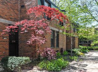 1245 W Westgate Ter, Chicago, IL 60607