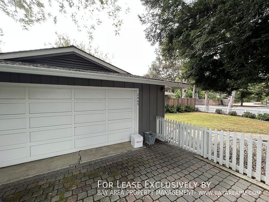 1st image of 2065 Nassau Dr