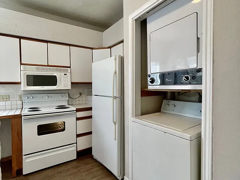 310 Pat Garrison St #B7 — Photo 5