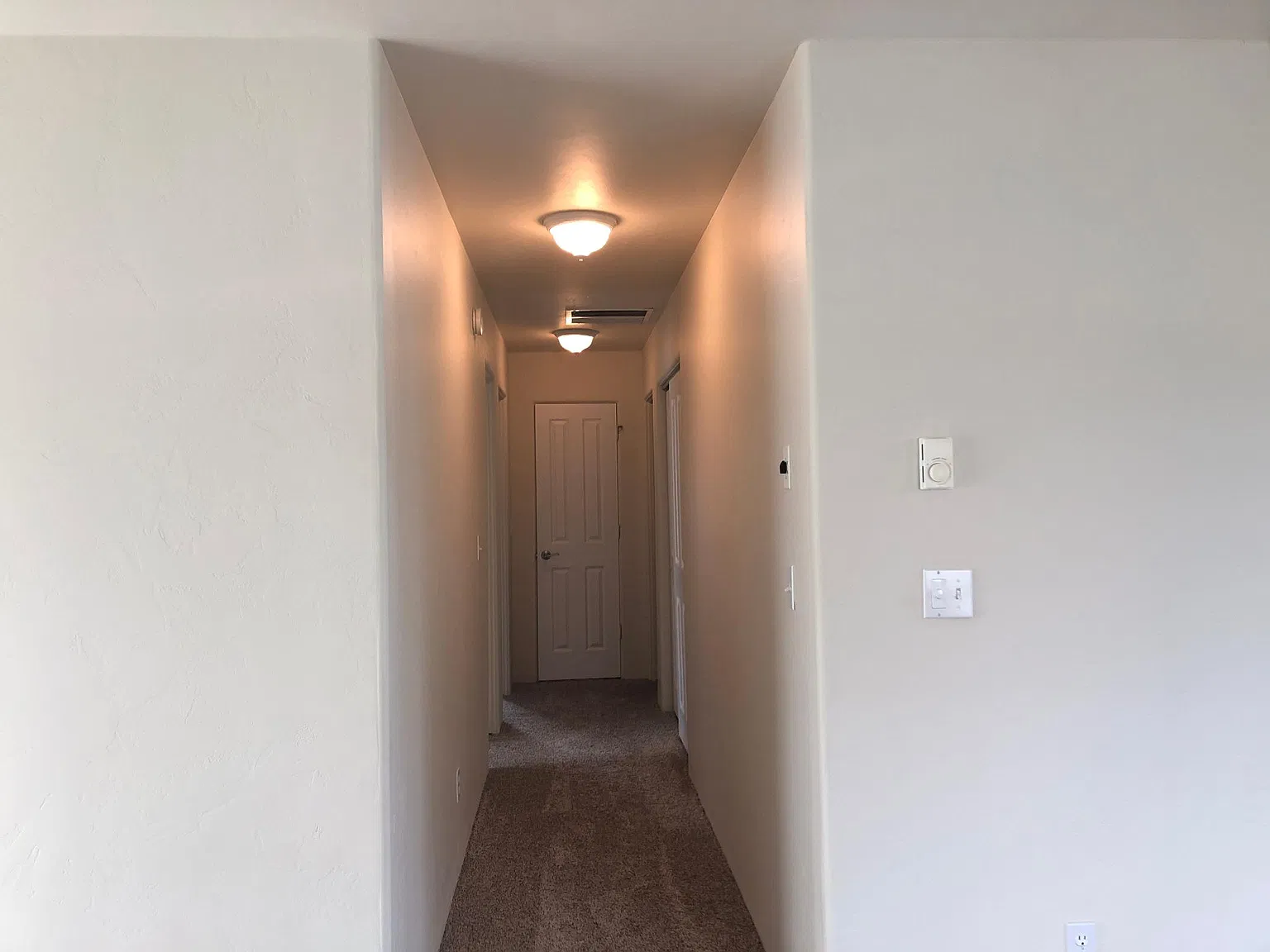 2 bed, 1000 sqft, $1,400 — Photo 4