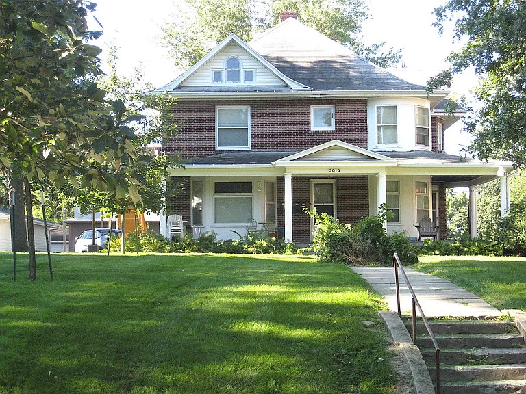 3010 Kingman Blvd — Photo 2