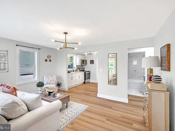 311 Station Ave, Glendora, NJ 08029