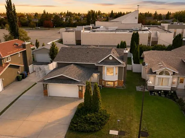90 N Duncan Cres, Red Deer, AB T4R 2C1