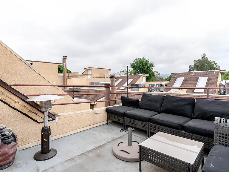5820 Yolanda Ave #5 — Photo 21